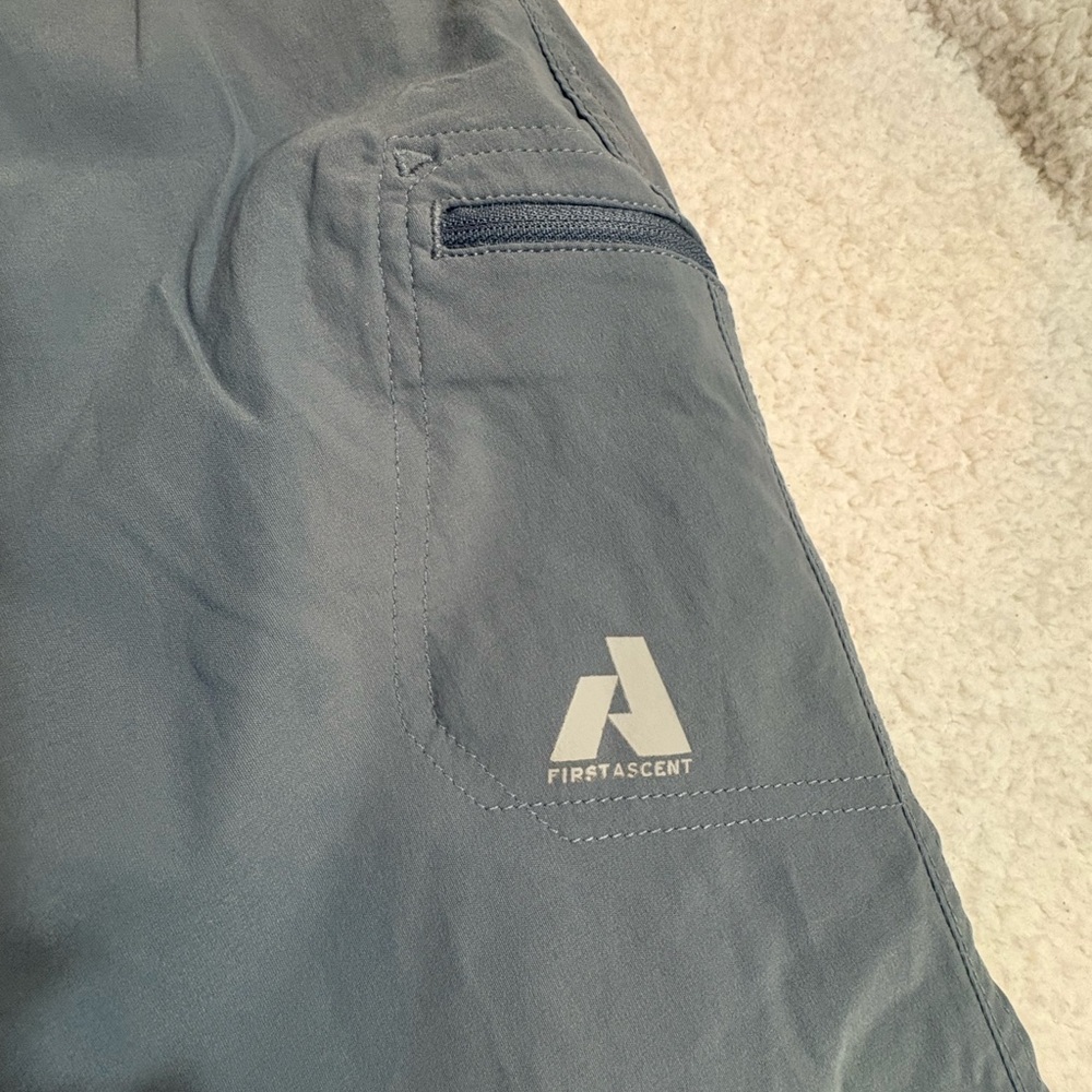 Eddie Bauer Rainier pants | SIZE 2 Outdoor Pants - Picture 3 of 10